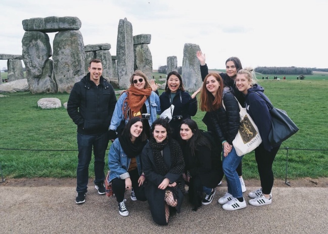 Stonehenge - Phil, Irune, Melissa, Min, Chiara, Eleanora, Malin en Ally